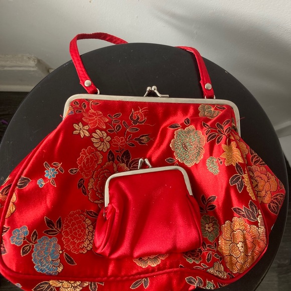 Red mini bag. Floral print - Picture 2 of 3